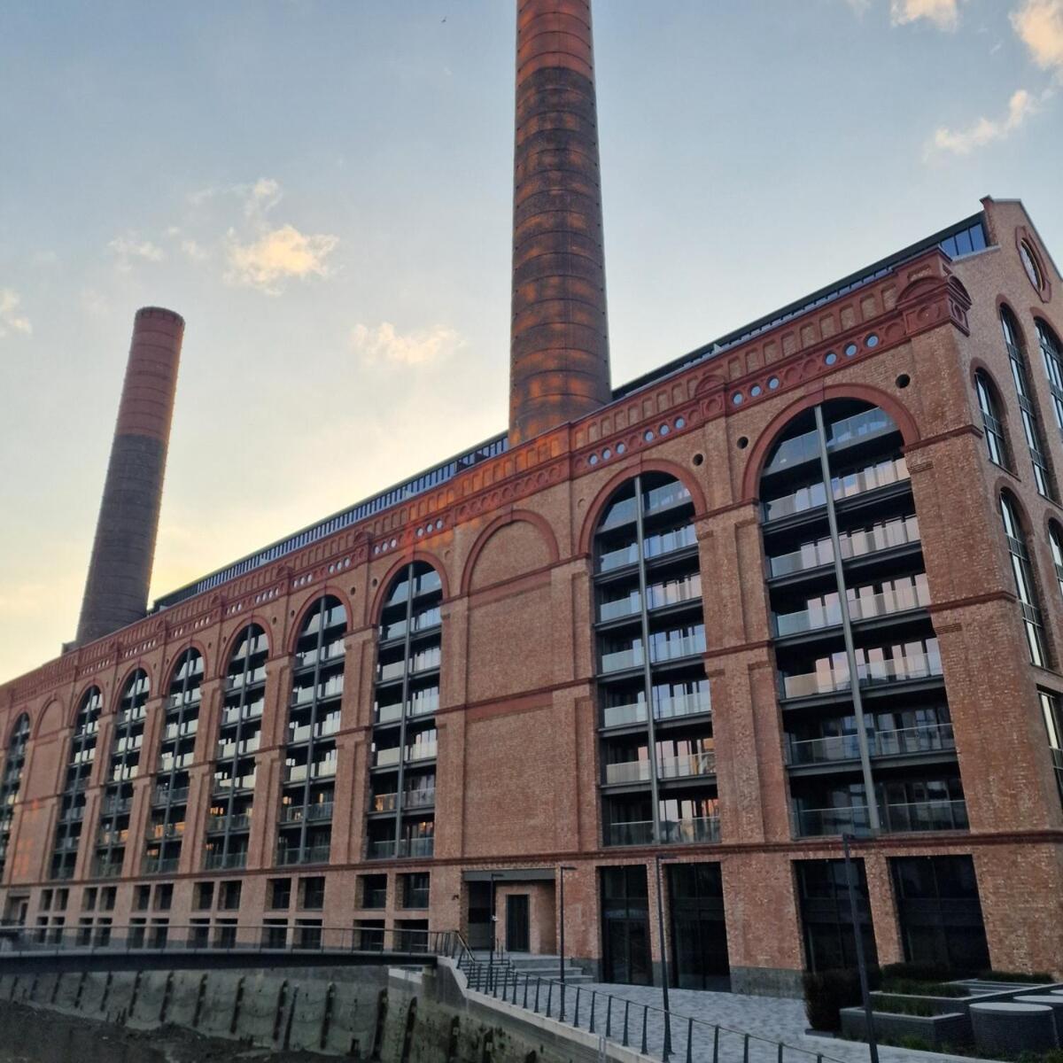 New Listing- 2 Bedroom Riverside Chelsea * London